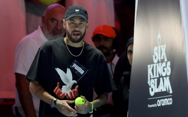 Neymar vai parabenizar o tenista espanhol Carlos Alcaraz pela vitória nas quartas de final do torneio de exibição Six Kings Slam, no dia 16 de outubro de 2024, em Riad