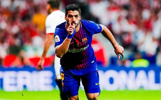 Suárez comemora um dos gols que deram o título da Copa do Rei ao Barcelona