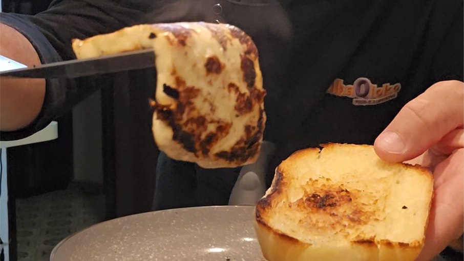 Queijo com crosta crocante