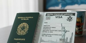 EUA suspendem a concessão de vistos para 75 países. E agora?