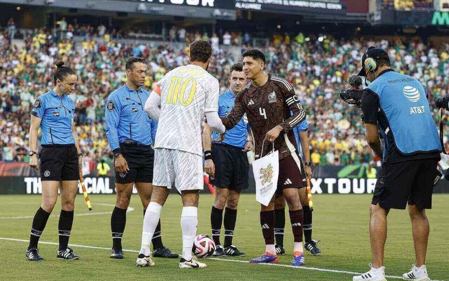 Alisson foi o capitão do Brasil no amistoso contra o México