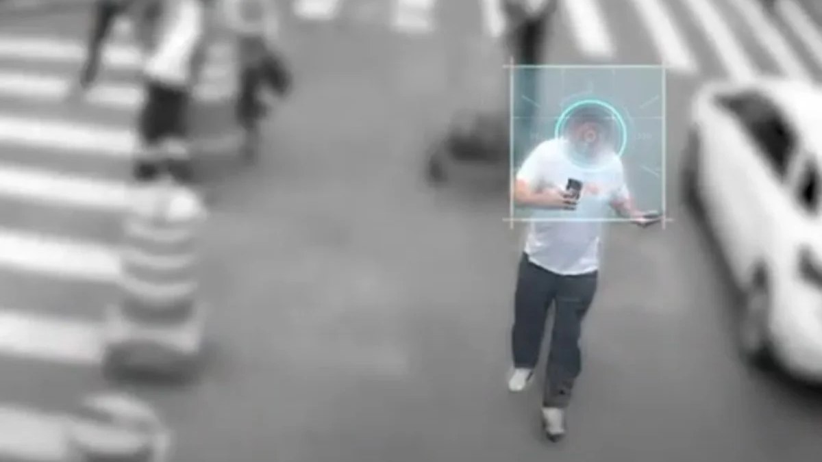 Imagem do foragido captada da câmera do programa SmartSampa Imagem do foragido captada da câmera do programa SmartSampa