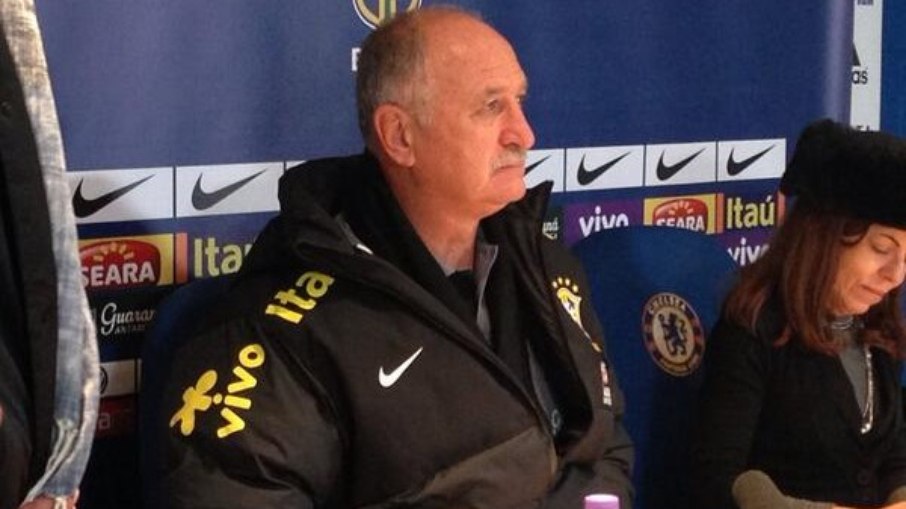 Felipão revisitando o Stamford Bridge, estádio do Chelsea, pela Seleção Brasileira