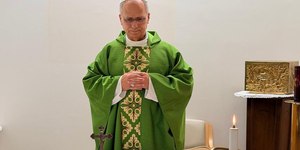 Papa Leão XIV pode receber alta neste sábado, informa Vaticano
