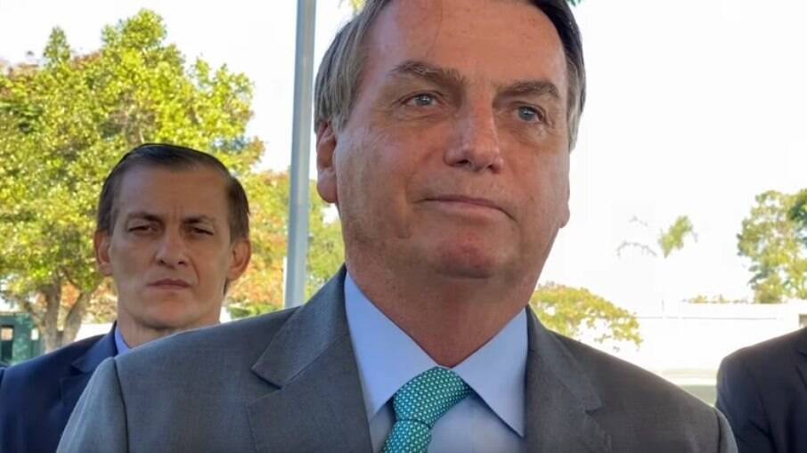 Para Bolsonaro, número de mortos por covid-19 não condiz com a realidade
