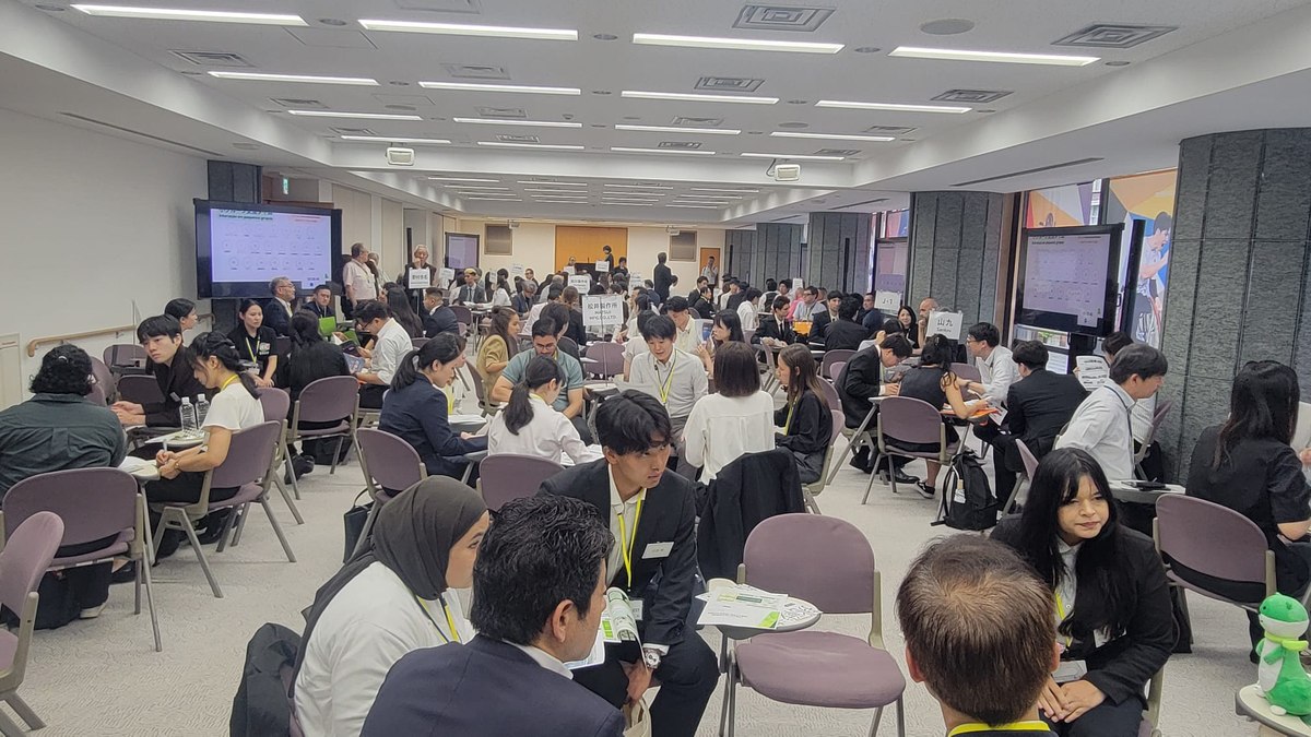 Encontro entre estudantes e empresas do Japão com atuação no Brasil. Encontro entre estudantes e empresas do Japão com atuação no Brasil.