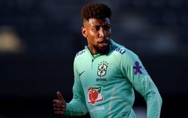 Emerson Royal em treino da Seleção Brasileira em 2023