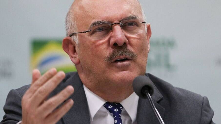 Milton Ribeiro entregou pedido de exoneração a Bolsonaro nesta segunda-feira (28)