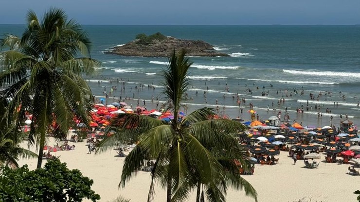 Morador de Campinas morre afogado no Guarujá e 2 são resgatados