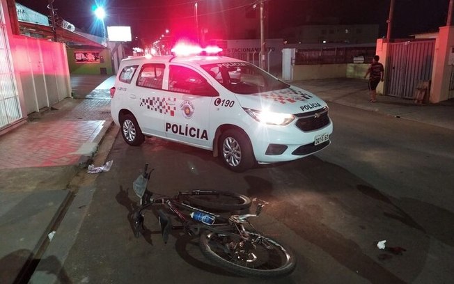 Ciclista é socorrido inconsciente após ser encontrado ferido na rua Antônio Blanco