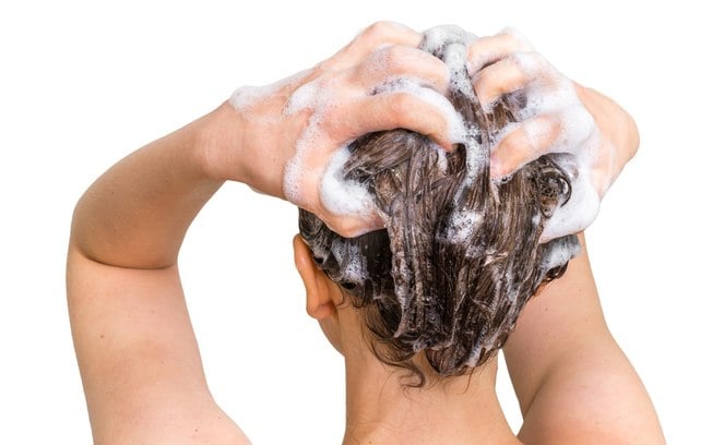 Shampoo antiqueda: veja 4 produtos para tratar a queda de cabelo