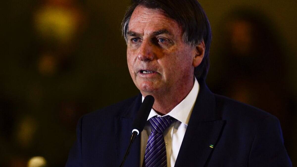 Bolsonaro diz esperar solução 'sem traumas' sobre combustíveis