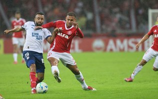 Inter vence Bahia em confronto direto e vai às oitavas da Liberta