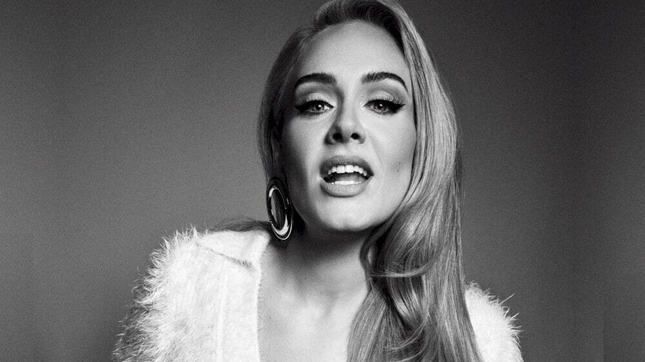 Adele gritou 'fora Bolsonaro' em vídeo
