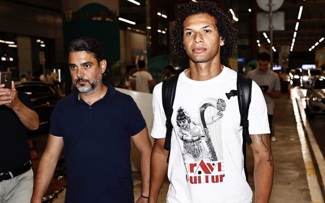 Ex-Flamengo, Willian Arão desembarca na Turquia para assinar com clube de Jorge Jesus