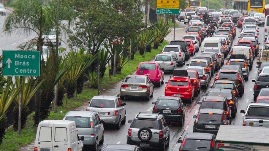 São Paulo reinicia rodízio de veículos nesta segunda-feira, 02