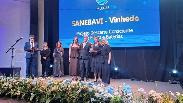 Sanebavi conquista prêmio com projeto de coleta de pilhas