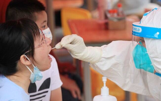 Covid-19: China enfrenta pior surto da doença desde o aparecimento do coronavírus em Wuhan