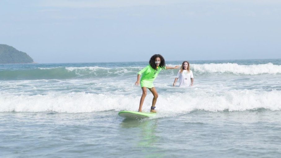 Projeto é voltado para mulheres e o surf