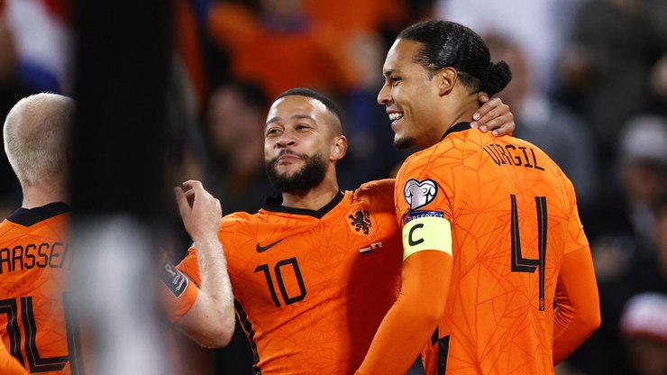 Corinthians: Van Dijk elogia Memphis e exalta futebol brasileiro