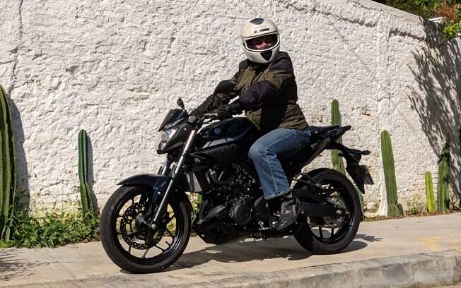 A Yamaha MT-03 usando toda sua esportividade no circuito travado do Haras Tuiuti