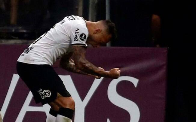 Maycon diz que vitória contra o Boca foi para 'lavar a alma' após derrota no Dérbi Maycon diz que vitória contra o Boca foi para 'lavar a alma' após derrota no Dérbi
