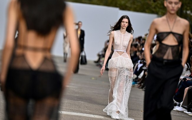 Desfile de Stella McCartney durante a Semana da Moda feminina de Paris, em 30 de setembro de 2024