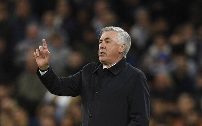 'É uma derrota que nos deixa vivos', diz Carlo Ancelotti após partida entre Manchester City e Real Madrid