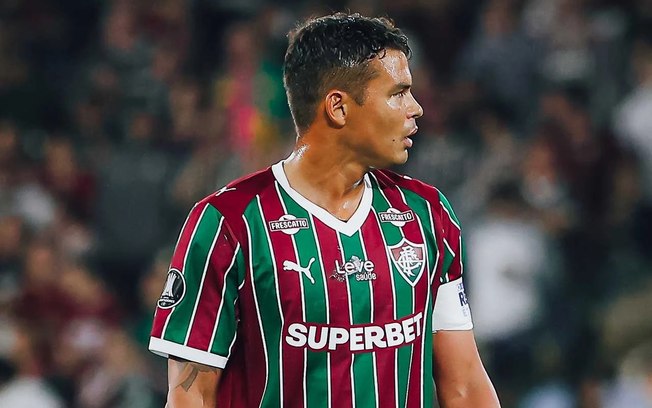 Thiago Silva em ação contra o Independiente Rivadavia