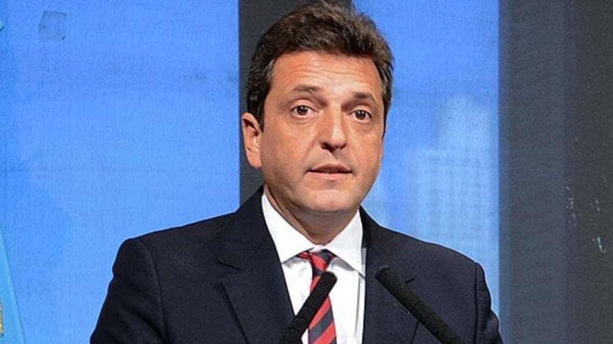 Sergio Massa, ministro da Economia, surpreendeu e liderou o 1º turno nas eleições da Argentina