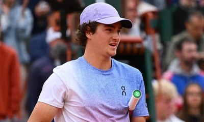 João Fonseca vence ex-top 10 do mundo em estreia