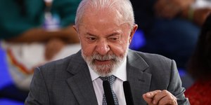 "Todo mundo sabe o que ele fez", diz Lula sobre prisão preventiva de Bolsonaro