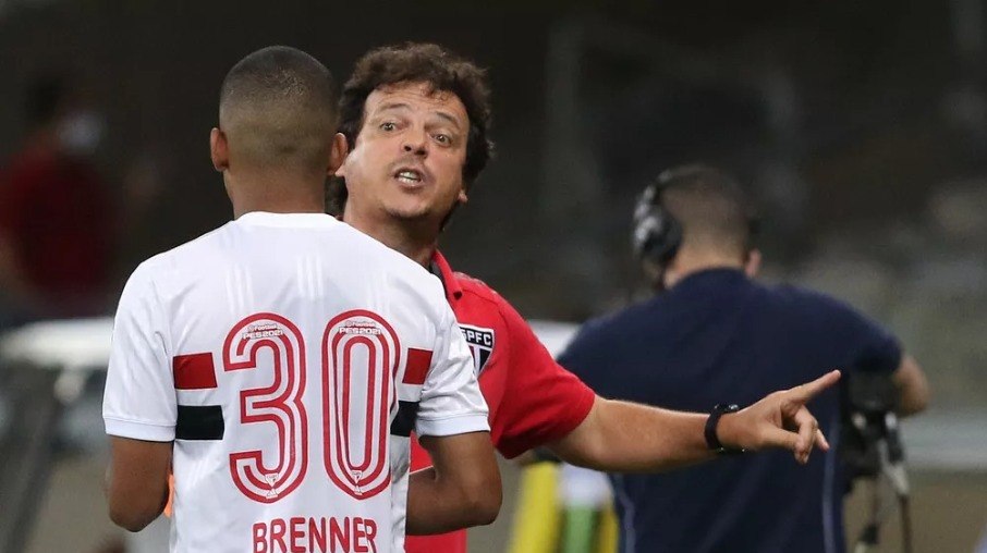 Fernando Diniz orienta Brenner nos tempos de São Paulo Fernando Diniz orienta Brenner nos tempos de São Paulo