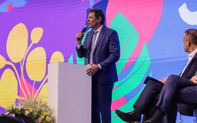 Ministro da Fazenda, Fernando Haddad, no Salão do Turismo 2025