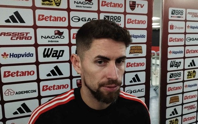 Volante Jorginho, do Flamengo, celebra paralisação para a Data Fifa Volante Jorginho, do Flamengo, celebra paralisação para a Data Fifa