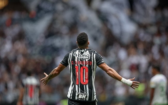 Paulinho marcou o primeiro gol da vitória do Atlético sobre o América