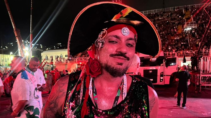 Leandro Oliveira lamenta acidente e destaca Unidos de Maricá