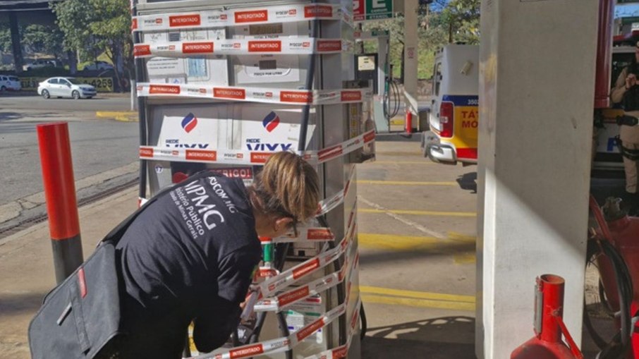 Postos são interditados por vender combustível com solvente em Belo Horizonte