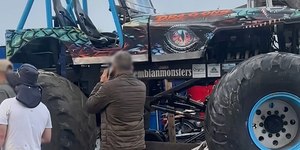 Veículo desgovernado deixa mortos e feridos em evento na Colômbia