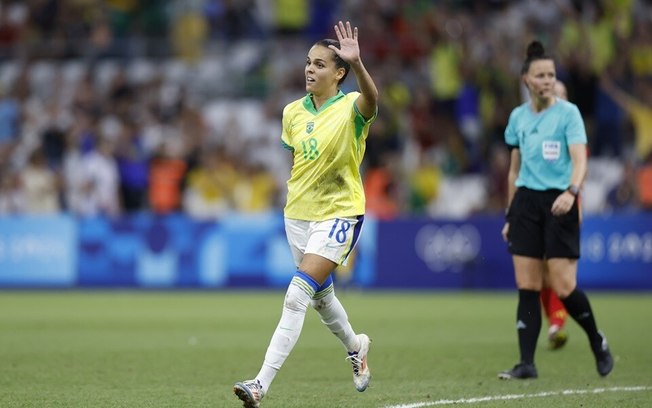 Nascida em Brasília, Gabi Portilho brilha nos campos franceses dos Jogos Olímpicos