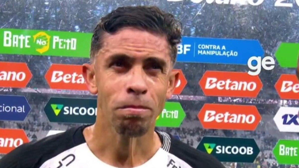 Gabriel%20Paulista%20pode%20ser%20punido%20ap%C3%B3s%20gesto%20obsceno%20no%20D%C3%A9rbi
