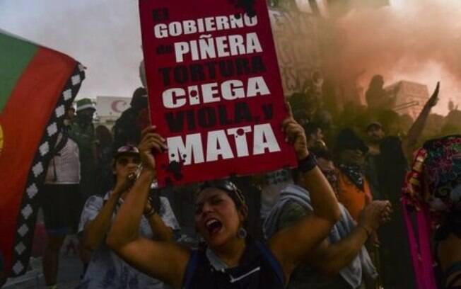 Protestos no Chile começaram contra aumento em tarifas de metrô