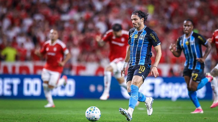Luís Castro não vê vantagem do Grêmio após empate: “Confronto aberto”