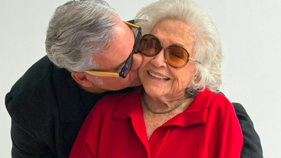 Nathalia Timberg relembra momentos da carreira e emociona ao falar sobre amizade, teatro e a passagem do tempo. Nathalia Timberg relembra momentos da carreira e emociona ao falar sobre amizade, teatro e a passagem do tempo.
