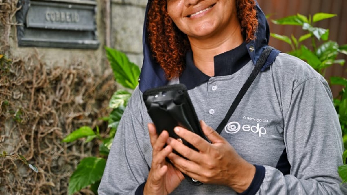 A ação é parte do processo de atualização da marca, que inclui uma mudança nas cores institucionais da EDP. A ação é parte do processo de atualização da marca, que inclui uma mudança nas cores institucionais da EDP.