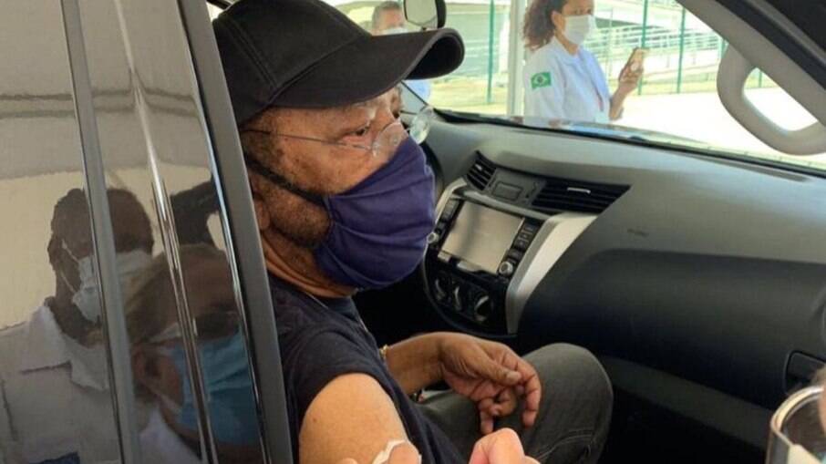 Cantor tomou a primeira dose da vacina no Rio de Janeiro