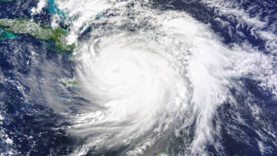 Imagem da Nasa mostra furacão Matthew avançando pelo sudoeste do Haiti. O Furação que é categoria 4 foi o maior a atingir o maior a atingir o país nos últimos 50 anos Imagem da Nasa mostra furacão Matthew avançando pelo sudoeste do Haiti. O Furação que é categoria 4 foi o maior a atingir o maior a atingir o país nos últimos 50 anos