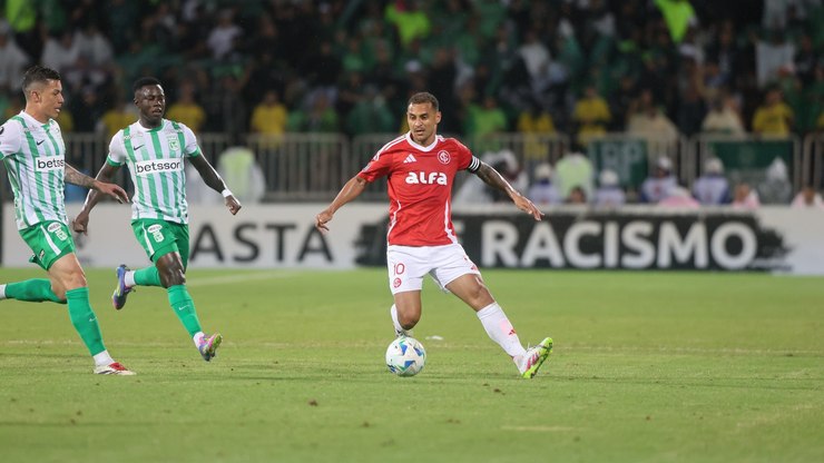 Inter perde na Colômbia e deixa zona de classificação na Liberta