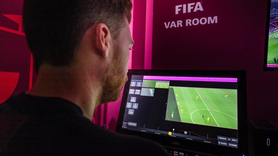VAR durante partidas de futebol