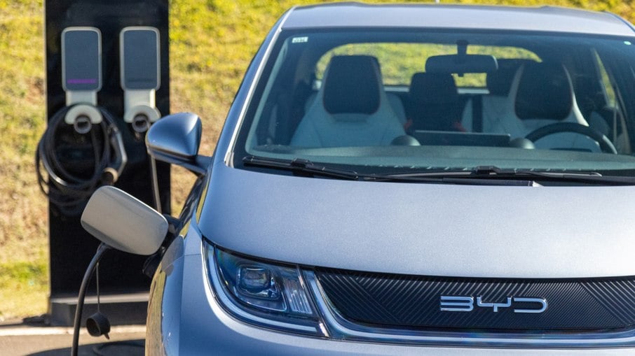 Entre as marcas que vendem carros exclusivamente eletrificados, BYD está se destacando